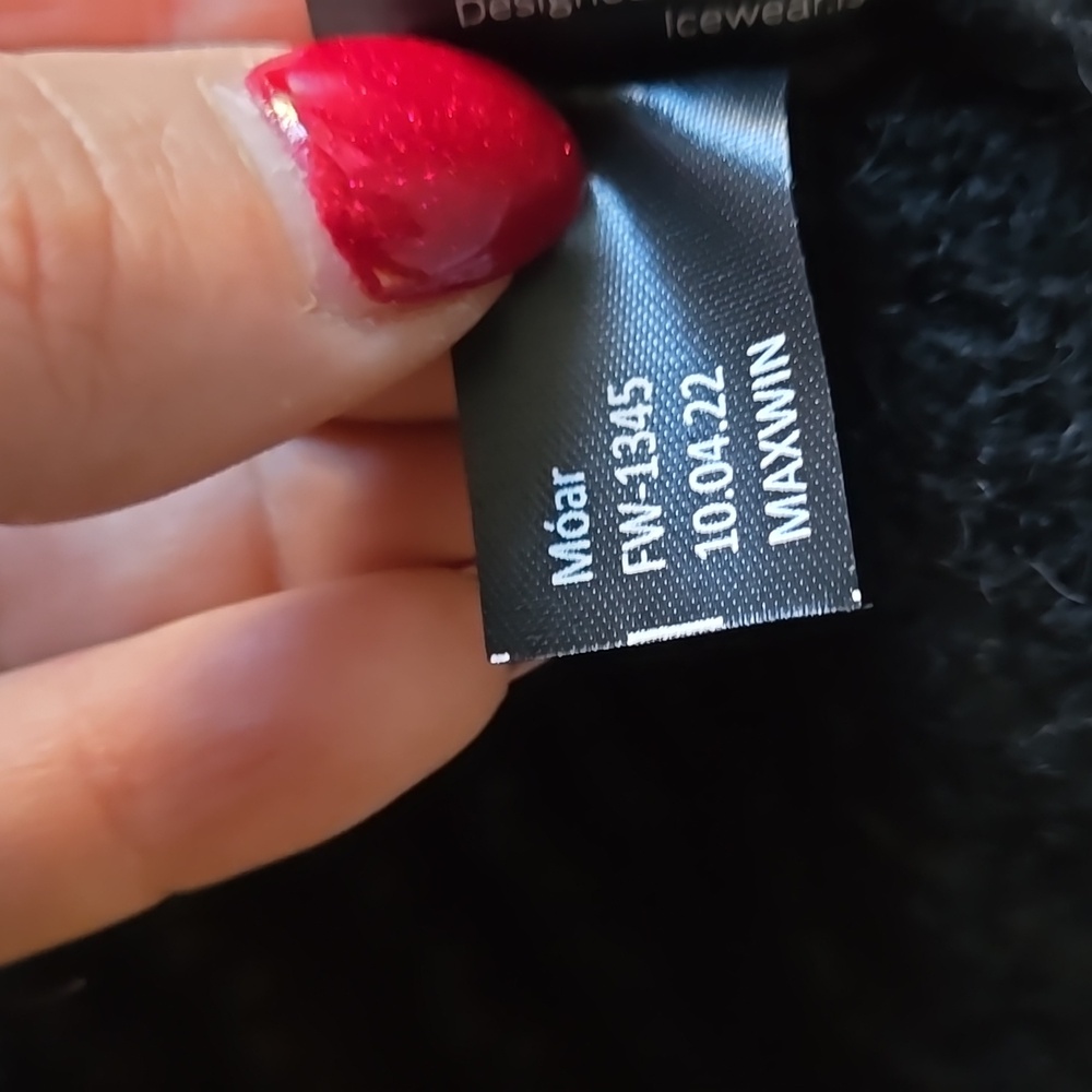 NWOT Túnmóar knitted lace long sweater - Picture 10 of 13